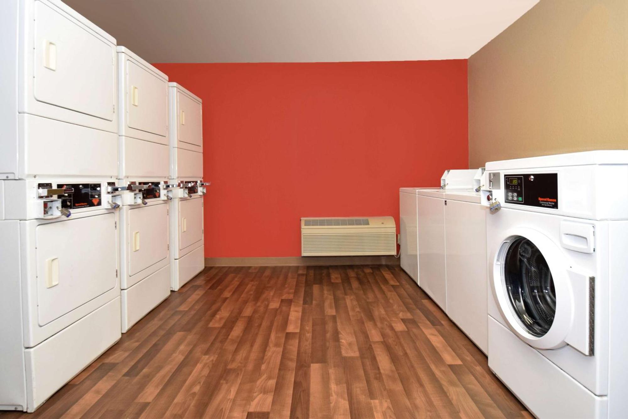 Extended Stay America Suites - New York City - Laguardia Airport Dış mekan fotoğraf